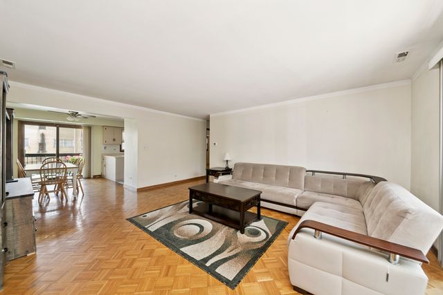 3207 N Pontiac Avenue 2S, Chicago, IL 60634