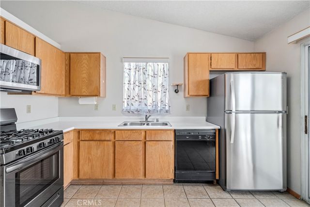 1016 Armstrong Avenue, Rosamond, CA 93560