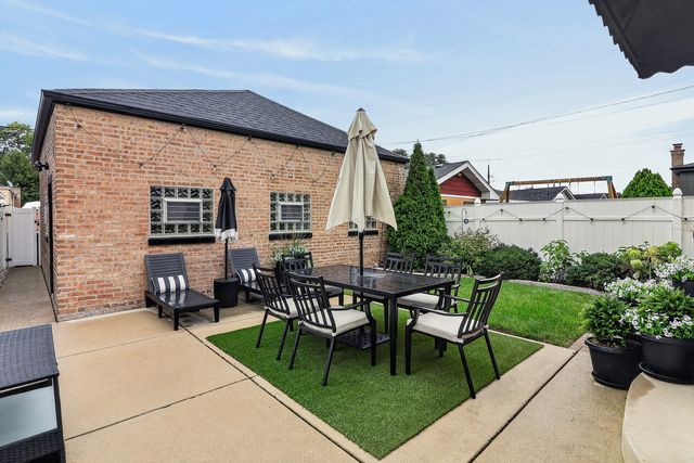 5533 S Sayre Avenue, Chicago, IL 60638