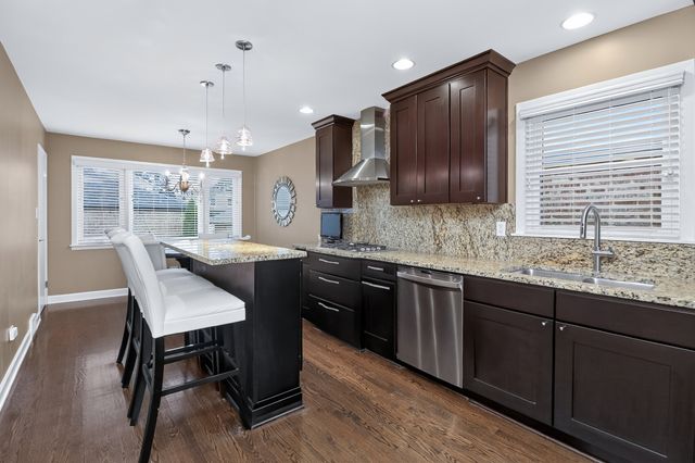 5533 S Sayre Avenue, Chicago, IL 60638