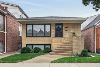 5533 S Sayre Avenue, Chicago, IL 60638