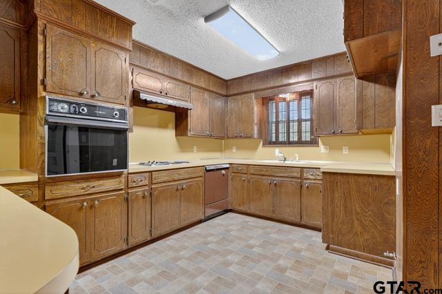 224 Francis Drive, Lindale, TX 75771