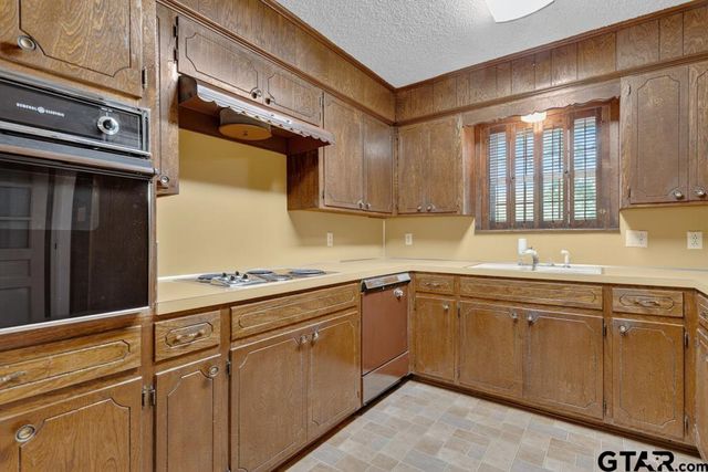 224 Francis Drive, Lindale, TX 75771