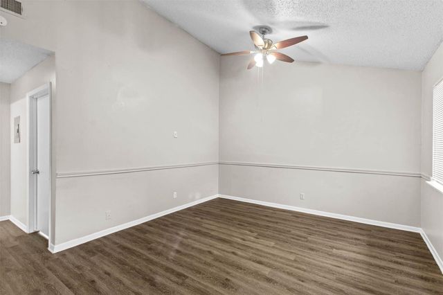 1300 Parker LN 111, Austin, TX 78741