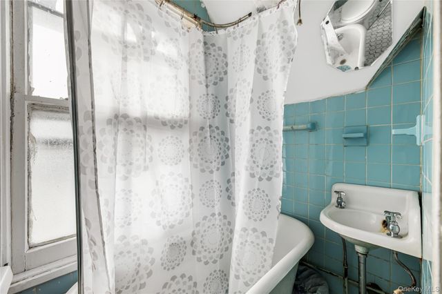 66 W 2nd Street, Mount Vernon, NY 10550