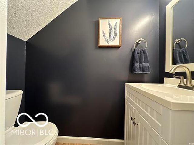 9369 S Pointe Lasalles Drive, Bloomington, IN 47401