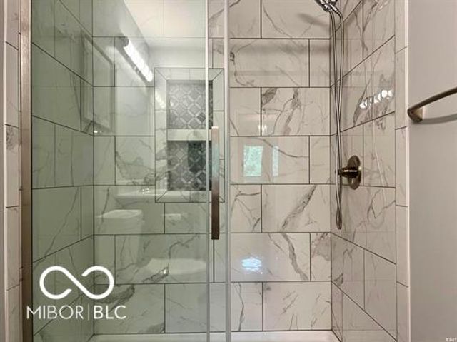 9369 S Pointe Lasalles Drive, Bloomington, IN 47401