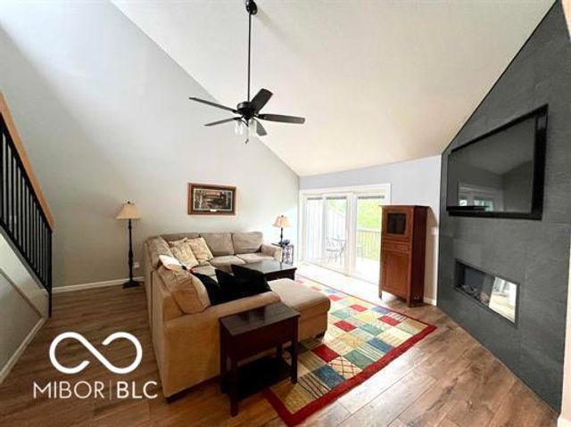 9369 S Pointe Lasalles Drive, Bloomington, IN 47401