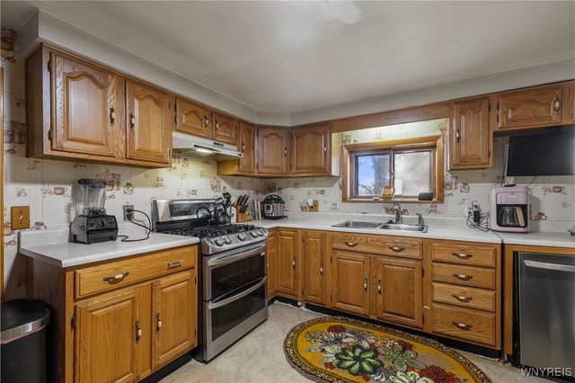 8074 Bunker Hill Road, Royalton, NY 14094