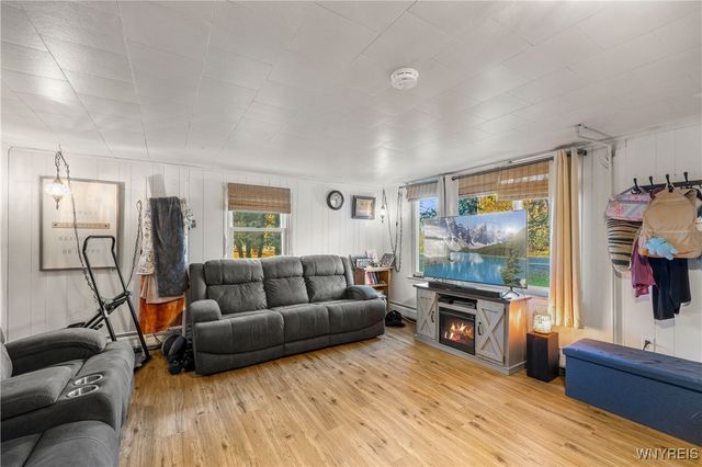 8074 Bunker Hill Road, Royalton, NY 14094