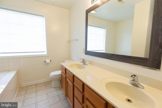 59 STORK LN, Martinsburg, WV 25405