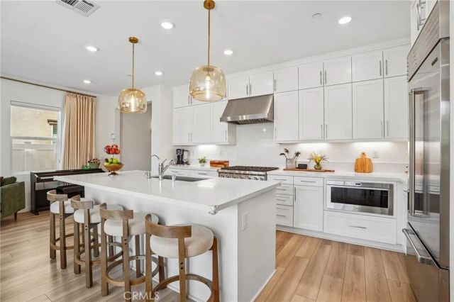 20920 Silvergate, Newhall, CA 91321