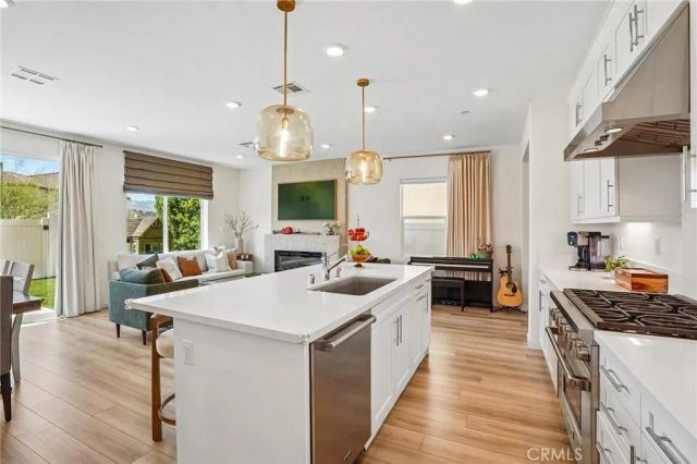 20920 Silvergate, Newhall, CA 91321