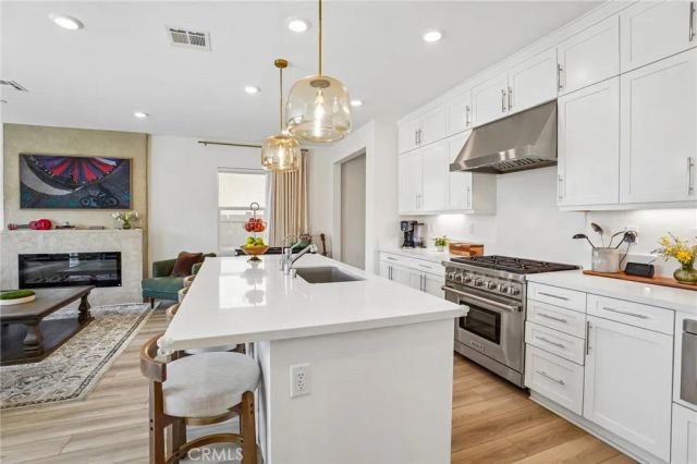 20920 Silvergate, Newhall, CA 91321