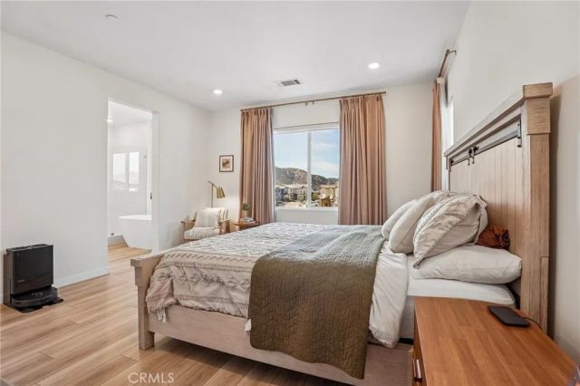 20920 Silvergate, Newhall, CA 91321