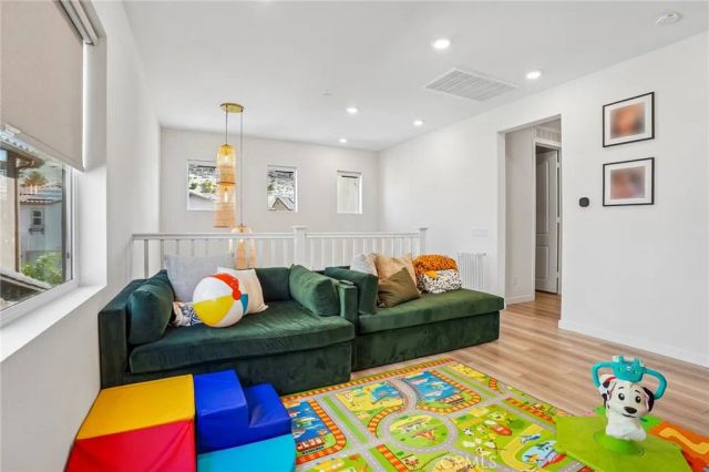 20920 Silvergate, Newhall, CA 91321