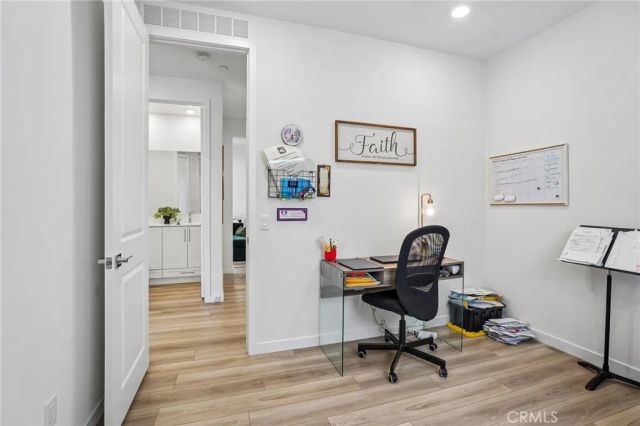 20920 Silvergate, Newhall, CA 91321