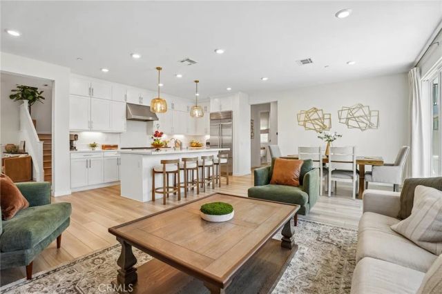 20920 Silvergate, Newhall, CA 91321