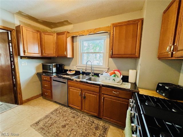 1051 W Main Street, Ravenna, OH 44266