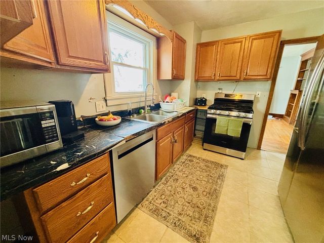 1051 W Main Street, Ravenna, OH 44266