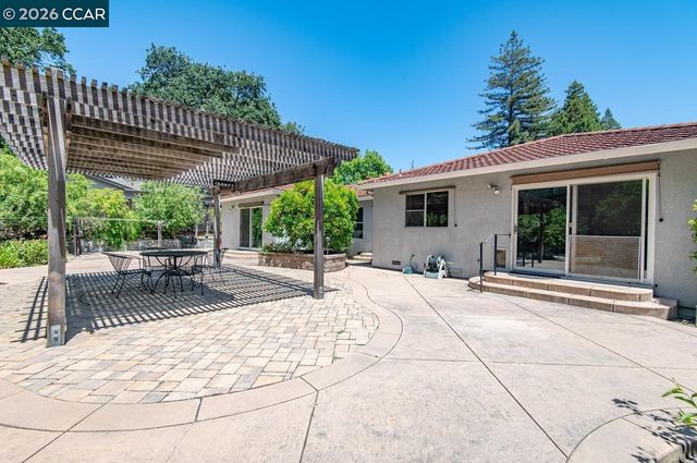 106 Mandala Ct, Walnut Creek, CA 94596