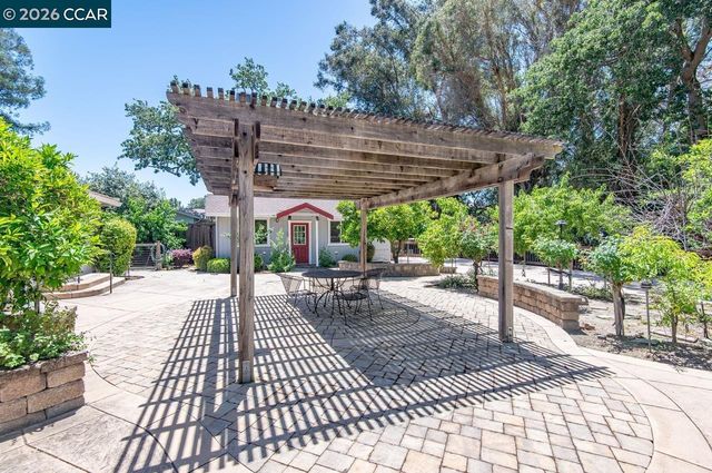 106 Mandala Ct, Walnut Creek, CA 94596