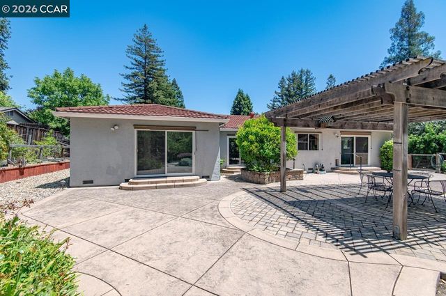 106 Mandala Ct, Walnut Creek, CA 94596