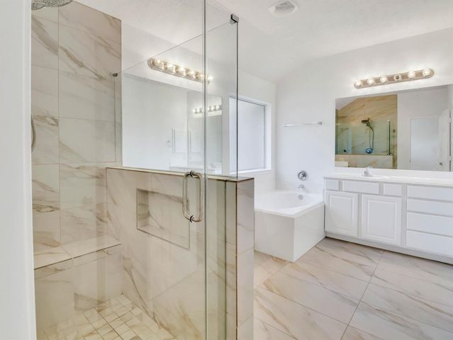 1408 S Friendswood Drive 1202, Friendswood, TX 77546