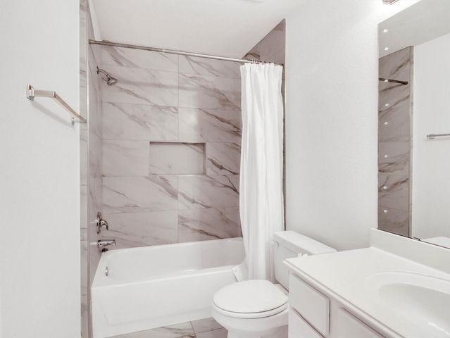 1408 S Friendswood Drive 1202, Friendswood, TX 77546