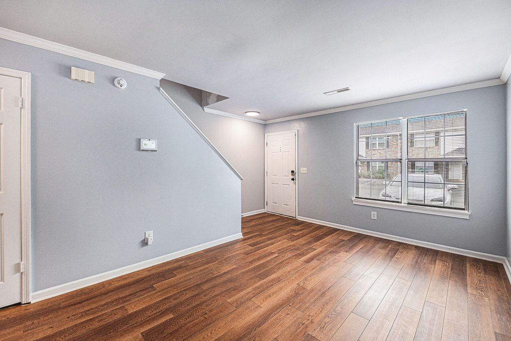 Image 5 of property listing at 2045 Rondo Street B, Charleston, SC 29414