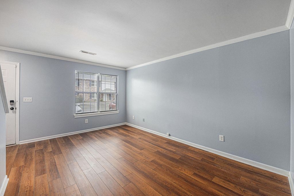 Image 6 of property listing at 2045 Rondo Street B, Charleston, SC 29414