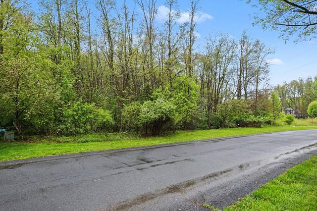 9122 Richland Woods Drive, Richland, MI 49083