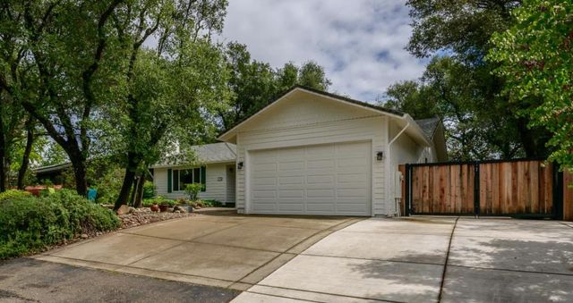 3480 La Canada Dr, Cameron Park, CA 95682