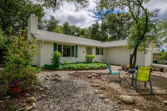 3480 La Canada Dr, Cameron Park, CA 95682
