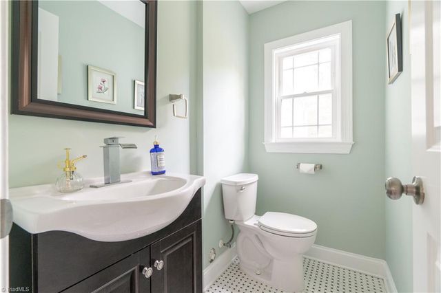 2341 Cherokee Lane, Winston-salem, NC 27103