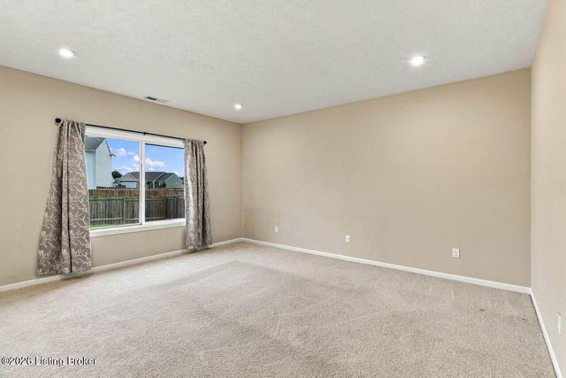 127 Eagles Crest Ct, Mt Washington, KY 40047