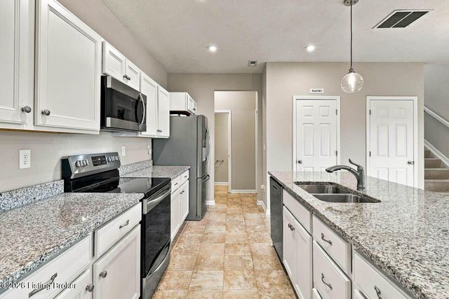 127 Eagles Crest Ct, Mt Washington, KY 40047