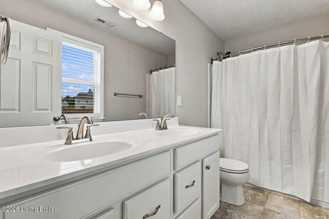 127 Eagles Crest Ct, Mt Washington, KY 40047