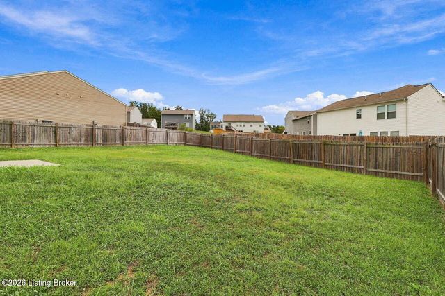127 Eagles Crest Ct, Mt Washington, KY 40047