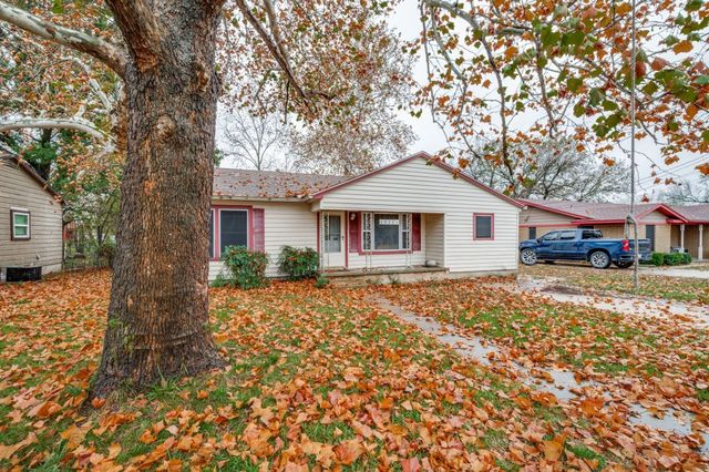 932 Moss Street, Gainesville, TX 76240