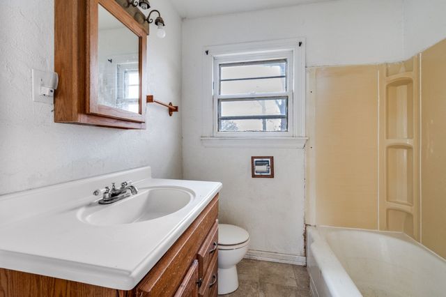 932 Moss Street, Gainesville, TX 76240