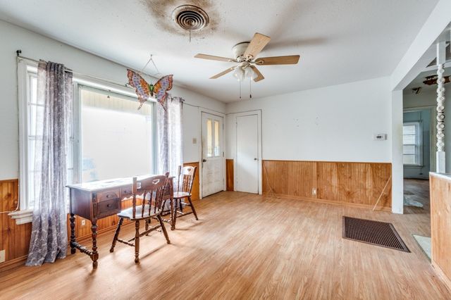 932 Moss Street, Gainesville, TX 76240