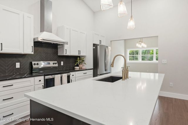 34121 August Avenue, Webster, FL 33597