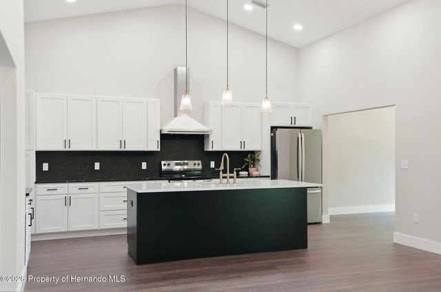 34121 August Avenue, Webster, FL 33597