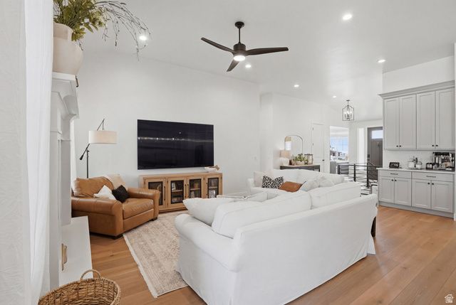 6638 W BRAEBURN WAY, West Jordan, UT 84081