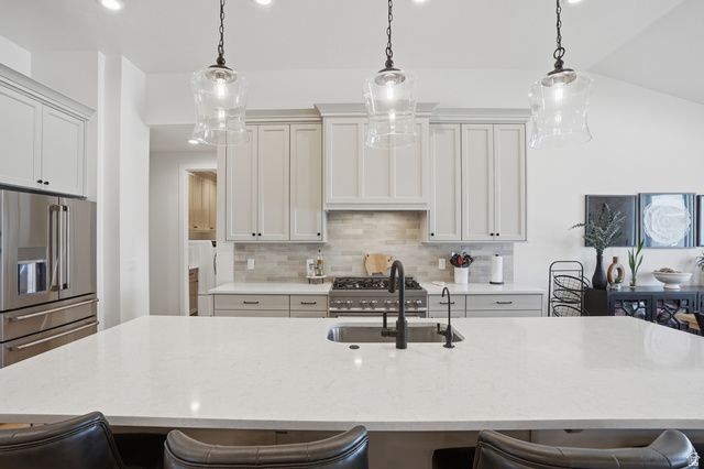 6638 W BRAEBURN WAY, West Jordan, UT 84081