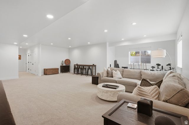 6638 W BRAEBURN WAY, West Jordan, UT 84081