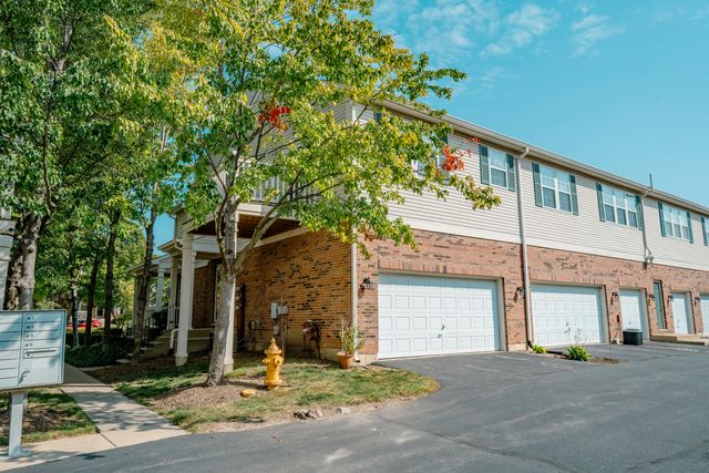 621 W Natalie Lane, Addison, IL 60101