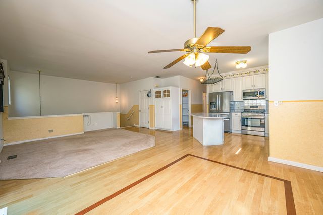 621 W Natalie Lane, Addison, IL 60101