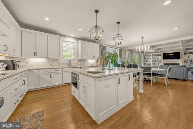 2998 BEECHWOOD LN, Falls Church, VA 22042